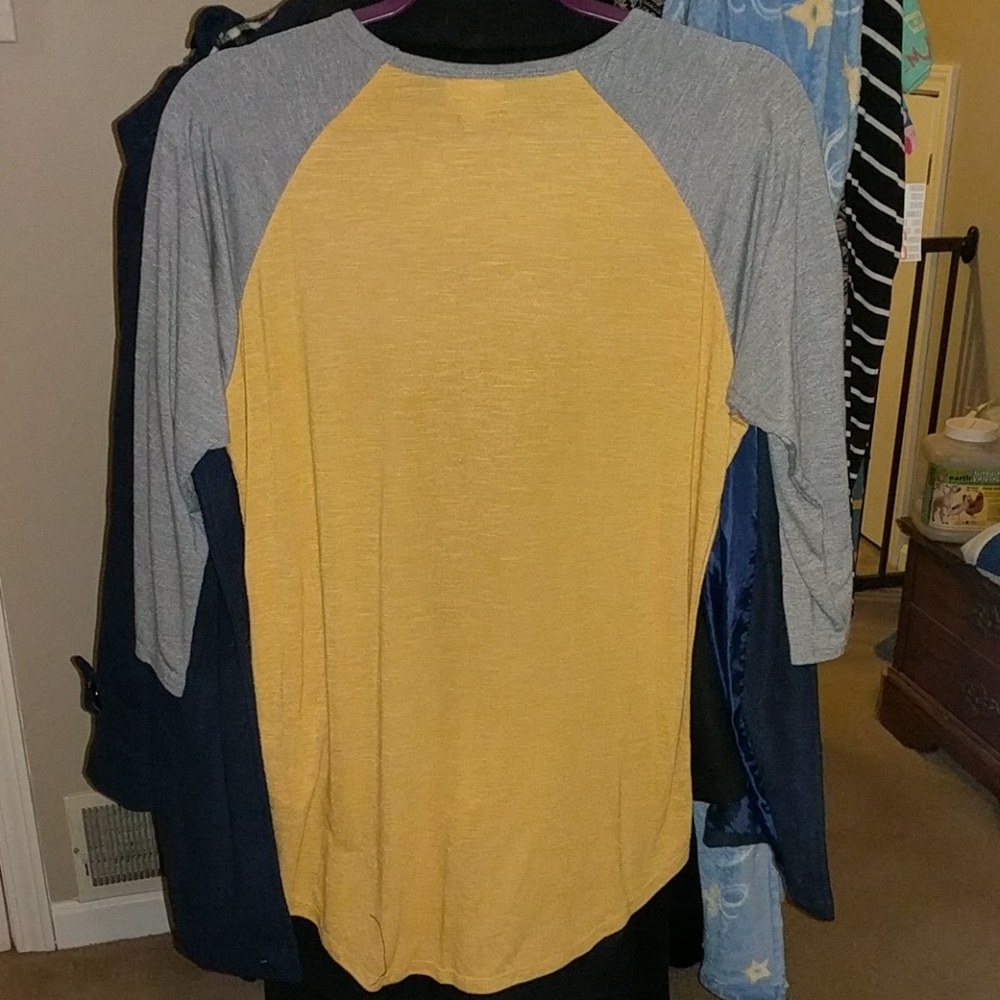 LulaRoe Randy - Picture 2 of 4